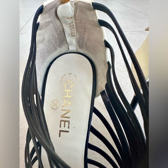Chanel Caged CC Gladiator High Heel Peep Toe Sandals Black & Ivory Leather EU 41 - Picture 9 of 10